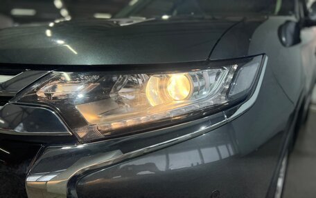 Mitsubishi Outlander III рестайлинг 3, 2018 год, 2 240 000 рублей, 9 фотография