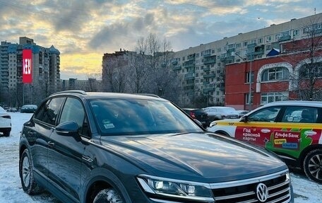 Volkswagen Touareg III, 2020 год, 5 600 000 рублей, 2 фотография