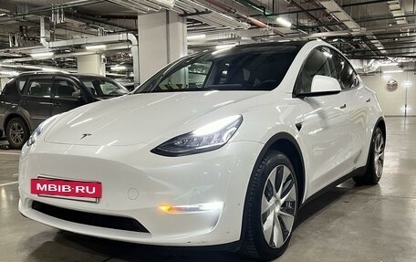 Tesla Model Y I, 2021 год, 4 250 000 рублей, 2 фотография