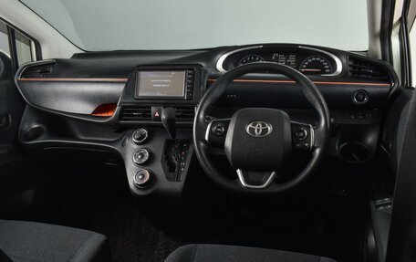 Toyota Sienta II, 2015 год, 1 799 000 рублей, 6 фотография
