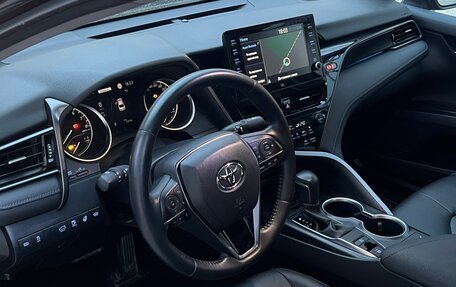 Toyota Camry, 2021 год, 3 950 000 рублей, 4 фотография