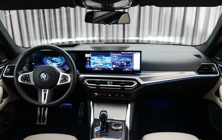 BMW i4, 2022 год, 7 599 000 рублей, 6 фотография