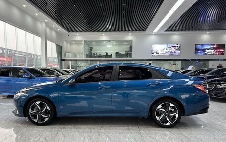 Hyundai Elantra, 2021 год, 1 815 000 рублей, 3 фотография