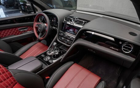 Bentley Bentayga I, 2024 год, 38 000 000 рублей, 10 фотография