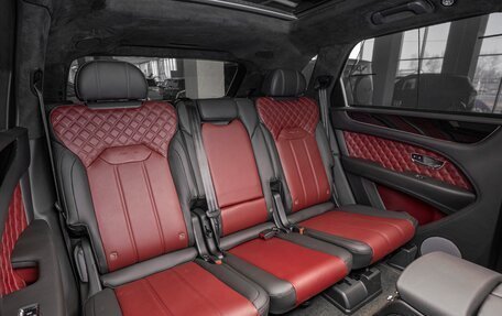 Bentley Bentayga I, 2024 год, 38 000 000 рублей, 12 фотография