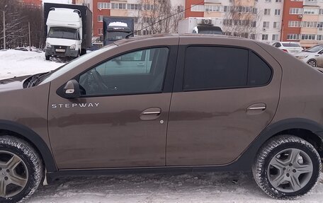 Renault Logan II, 2018 год, 1 495 000 рублей, 2 фотография