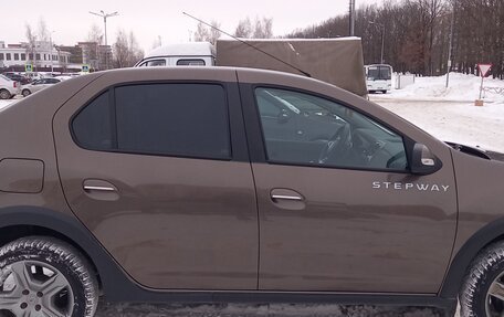 Renault Logan II, 2018 год, 1 495 000 рублей, 4 фотография