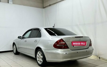 Mercedes-Benz E-Класс, 2004 год, 800 000 рублей, 5 фотография