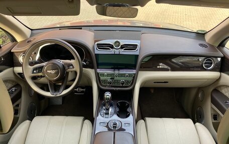 Bentley Bentayga I, 2021 год, 23 000 000 рублей, 11 фотография