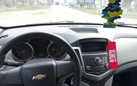 Chevrolet Cruze II, 2010 год, 550 000 рублей, 6 фотография