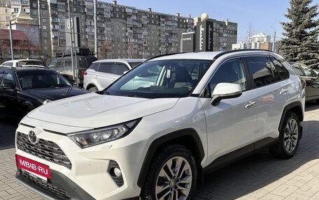 Toyota RAV4, 2020 год, 3 639 000 рублей, 10 фотография