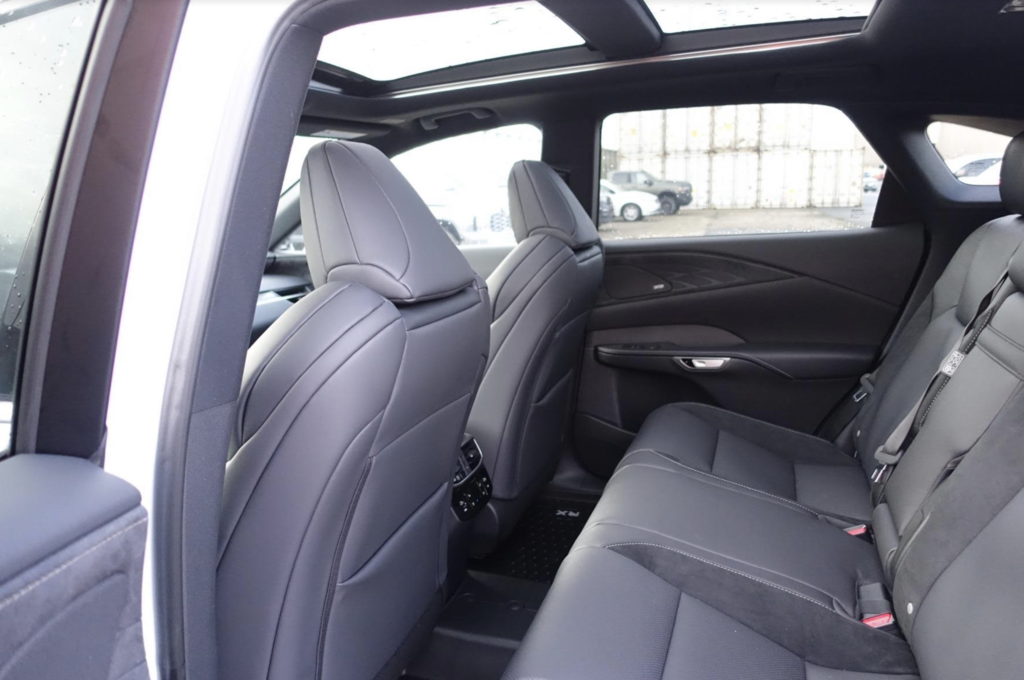 Lexus RX IV рестайлинг, 2024 год, 11 000 000 рублей, 13 фотография