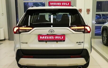 Toyota RAV4, 2023 год, 4 890 000 рублей, 3 фотография