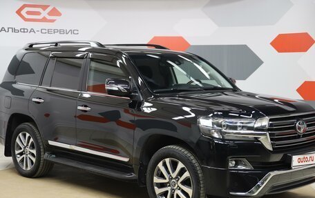Toyota Land Cruiser 200, 2016 год, 7 590 000 рублей, 3 фотография