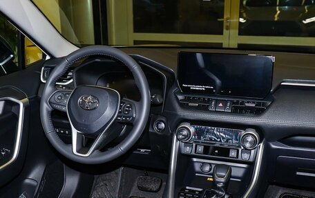 Toyota RAV4, 2023 год, 4 890 000 рублей, 11 фотография