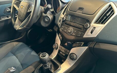 Chevrolet Cruze II, 2013 год, 990 000 рублей, 13 фотография