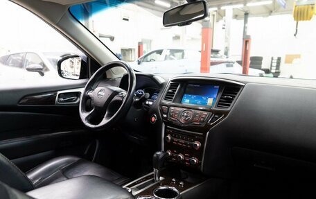 Nissan Pathfinder, 2015 год, 2 049 000 рублей, 21 фотография