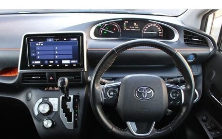 Toyota Sienta II, 2021 год, 1 400 000 рублей, 17 фотография