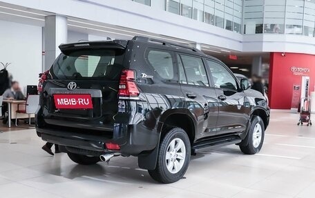 Toyota Land Cruiser Prado 150 рестайлинг 2, 2023 год, 8 650 000 рублей, 5 фотография