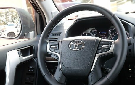 Toyota Land Cruiser Prado 150 рестайлинг 2, 2023 год, 9 150 000 рублей, 21 фотография