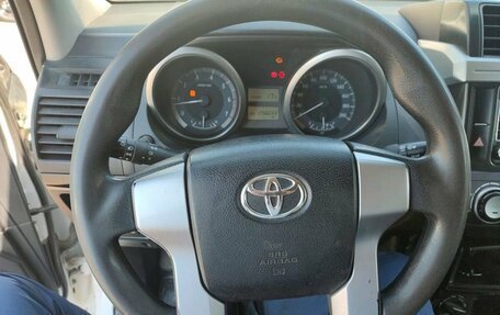 Toyota Land Cruiser Prado 150 рестайлинг 2, 2016 год, 2 855 000 рублей, 12 фотография