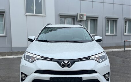 Toyota RAV4, 2018 год, 2 735 000 рублей, 2 фотография