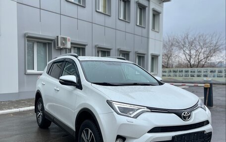 Toyota RAV4, 2018 год, 2 735 000 рублей, 3 фотография