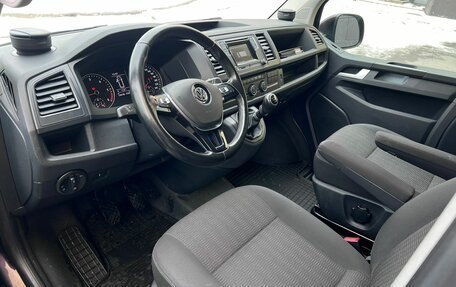 Volkswagen Caravelle T6 рестайлинг, 2015 год, 3 299 000 рублей, 10 фотография
