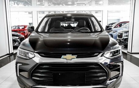 Chevrolet Tracker, 2023 год, 2 489 000 рублей, 3 фотография
