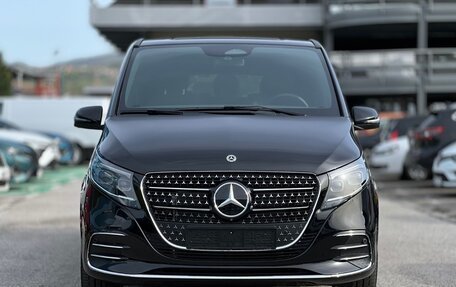 Mercedes-Benz V-Класс, 2024 год, 18 160 000 рублей, 3 фотография