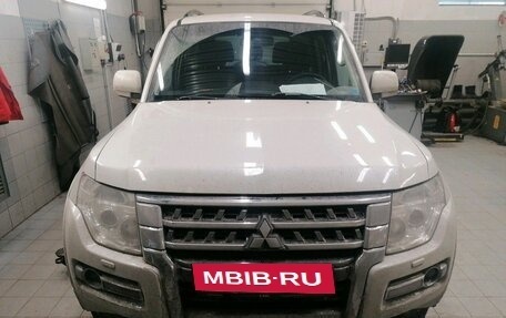 Mitsubishi Pajero IV, 2015 год, 2 999 000 рублей, 2 фотография
