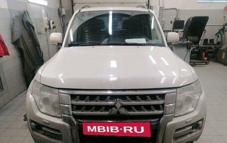Mitsubishi Pajero IV, 2015 год, 2 999 000 рублей, 13 фотография
