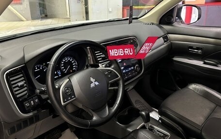Mitsubishi Outlander III рестайлинг 3, 2014 год, 1 927 000 рублей, 8 фотография