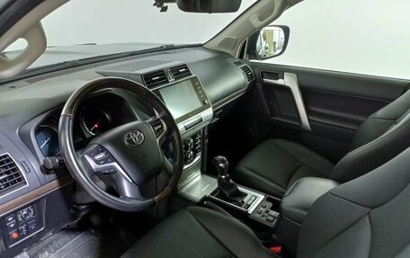 Toyota Land Cruiser Prado 150 рестайлинг 2, 2020 год, 7 150 000 рублей, 13 фотография