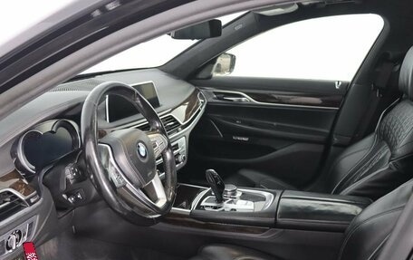 BMW 7 серия, 2017 год, 3 899 000 рублей, 14 фотография