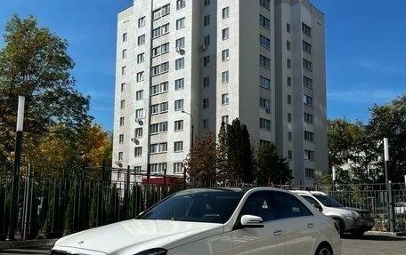Mercedes-Benz E-Класс, 2013 год, 2 300 000 рублей, 3 фотография