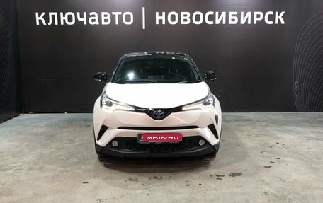 Toyota C-HR I рестайлинг, 2018 год, 2 350 000 рублей, 2 фотография