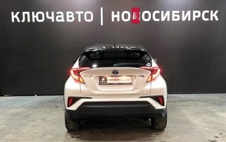 Toyota C-HR I рестайлинг, 2018 год, 2 350 000 рублей, 6 фотография