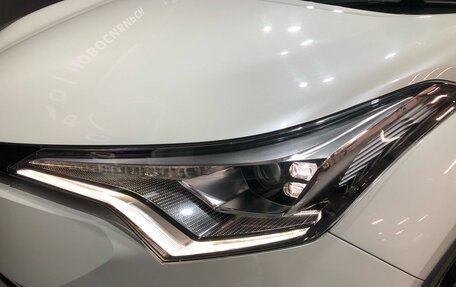 Toyota C-HR I рестайлинг, 2018 год, 2 350 000 рублей, 24 фотография