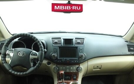 Toyota Highlander III, 2012 год, 2 390 000 рублей, 15 фотография