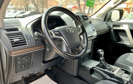 Toyota Land Cruiser Prado 150 рестайлинг 2, 2021 год, 7 899 000 рублей, 10 фотография
