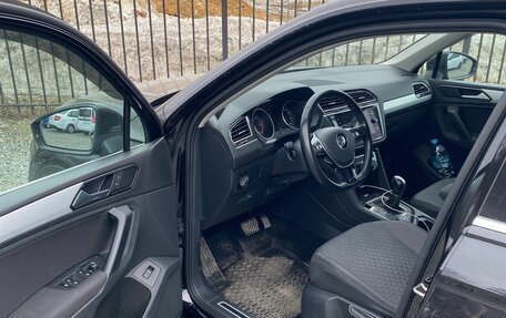 Volkswagen Tiguan II, 2018 год, 2 680 000 рублей, 6 фотография