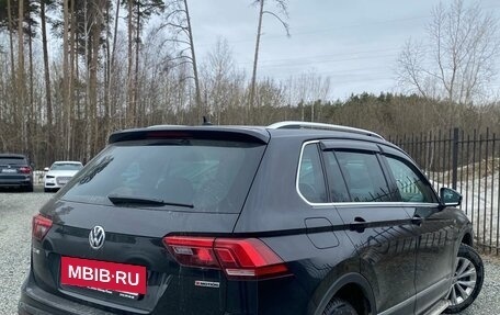 Volkswagen Tiguan II, 2018 год, 2 680 000 рублей, 3 фотография