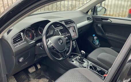Volkswagen Tiguan II, 2018 год, 2 680 000 рублей, 8 фотография