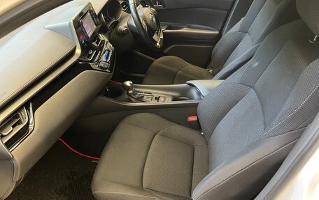 Toyota C-HR I рестайлинг, 2018 год, 1 850 000 рублей, 13 фотография