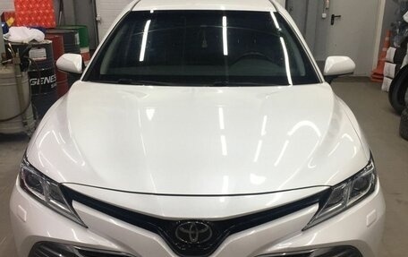 Toyota Camry, 2018 год, 2 747 000 рублей, 2 фотография