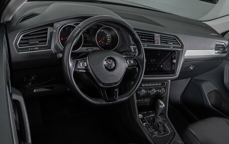 Volkswagen Tiguan II, 2020 год, 2 724 000 рублей, 9 фотография