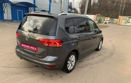 Volkswagen Touran III, 2018 год, 2 200 000 рублей, 5 фотография