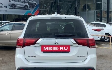 Mitsubishi Outlander III рестайлинг 3, 2019 год, 2 235 990 рублей, 5 фотография