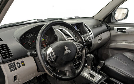 Mitsubishi Pajero Sport II рестайлинг, 2012 год, 1 730 000 рублей, 15 фотография